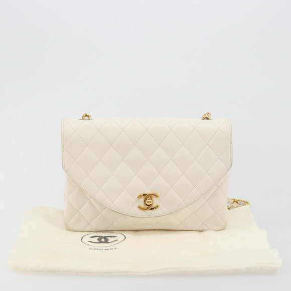 CHANEL Matelasse Chain Shoulder Bag Leather White Gold CC Auth 185193A