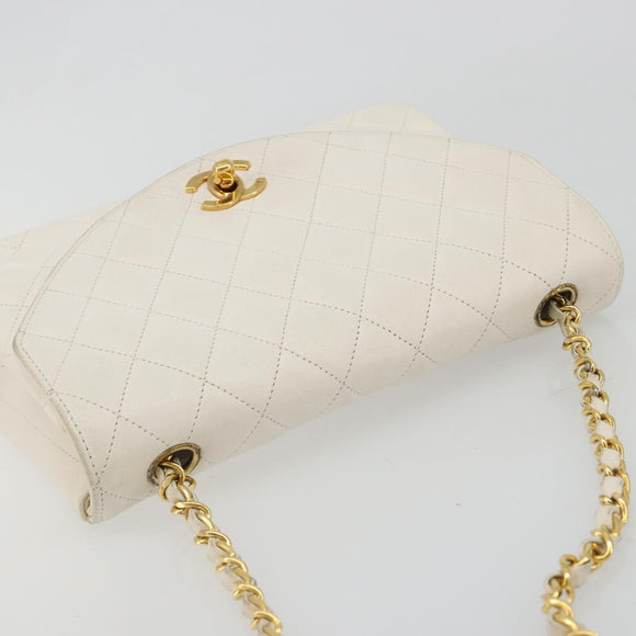 CHANEL Matelasse Chain Shoulder Bag Leather White Gold CC Auth 185193A