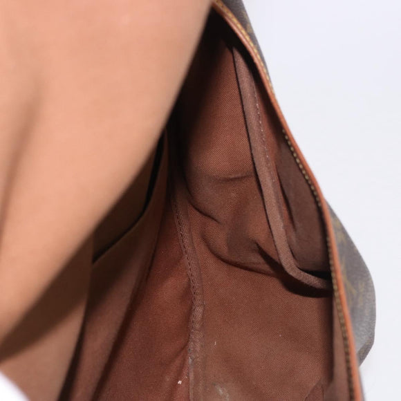 LOUIS VUITTON Monogram Saumur 43 Schoudertas M42252 LV Auth 185526