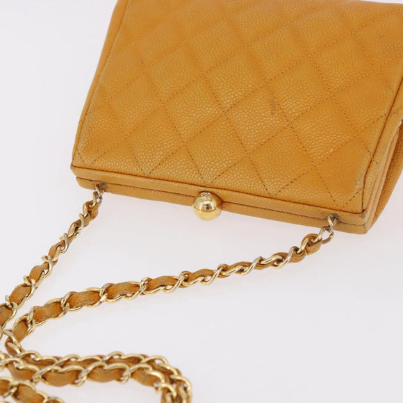 CHANEL Matelasse Chain Shoulder Bag Caviar Skin Yellow Gold CC Auth 185743A
