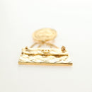 CHANEL Brooch metal Gold CC Auth 185856M-15