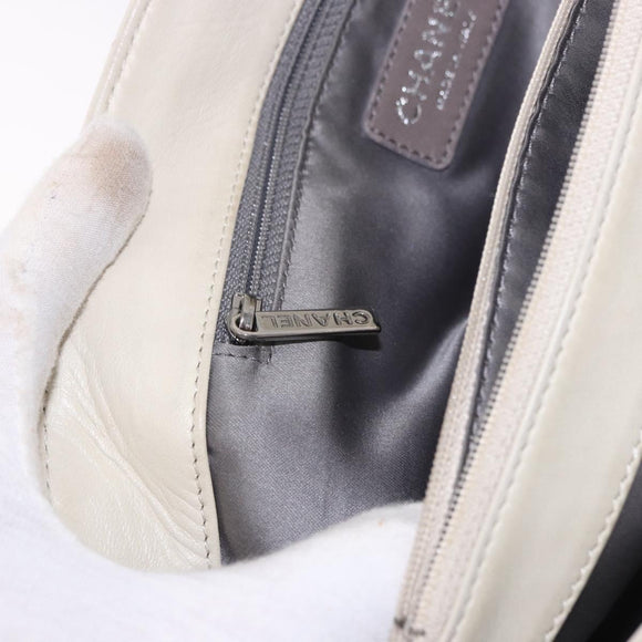 CHANEL Chain Matelasse Shoulder Bag Lamb Skin Ivory Silver CC Auth 186310