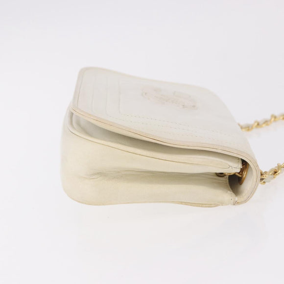 CHANEL Schoudertas met ketting Lamsleer Wit Goudkleurig CC Auth 186589A
