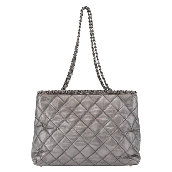 CHANEL Matelasse Chain Me Shoulder Bag Leather Silver CC Auth 187120SAV