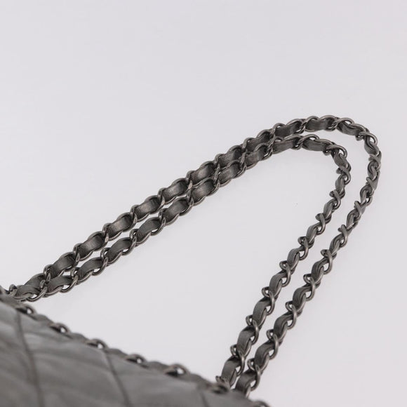 CHANEL Matelasse Chain Me Shoulder Bag Leather Silver CC Auth 187120SAV