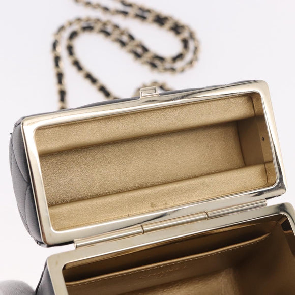 CHANEL Matelasse Chain Shoulder Bag Lamb Skin Black Gold CC Auth 187480SAM