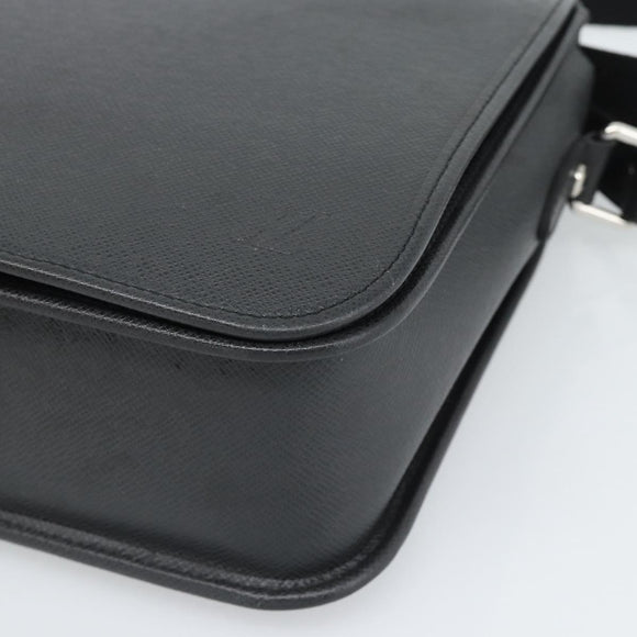 LOUIS VUITTON Taiga Andrei Shoulder Bag Ardoise M32482 LV Auth 188427V