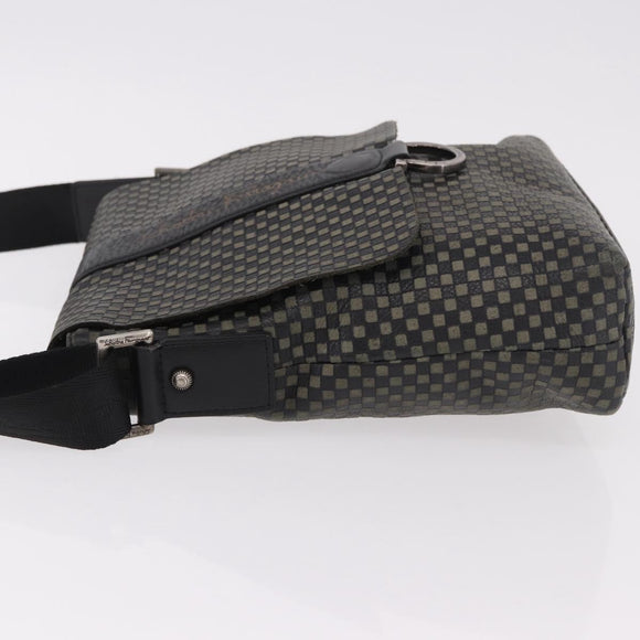 Salvatore Ferragamo Gancini Shoulder Bag Leather Black Silver Auth 188927A