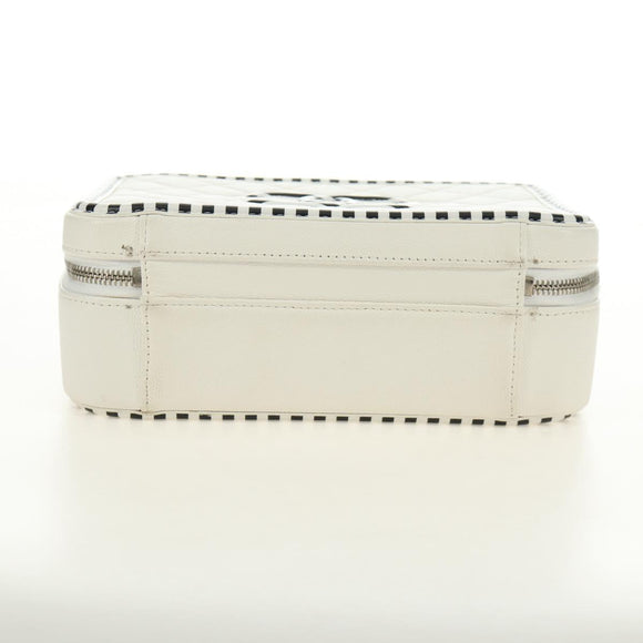 CHANEL CC Figley Matelasse Chain Bag Caviar Skin White Silver CC Auth 189075SM
