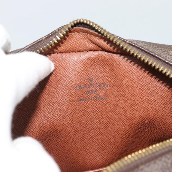 LOUIS VUITTON Monogram Danube Schoudertas M45266 LV Auth 189870A