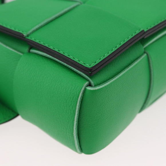BOTTEGA VENETA MAXI INTRECCIATO Cassette Waist bag Leather Green Auth 189892M