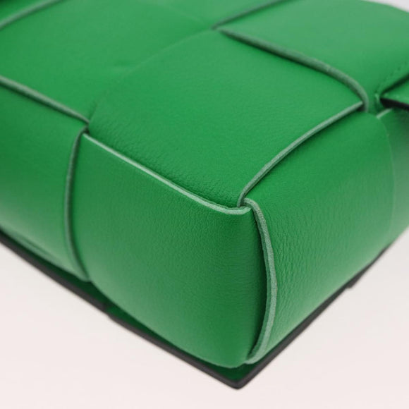 BOTTEGA VENETA MAXI INTRECCIATO Cassette Waist bag Leather Green Auth 189892M