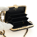 CHANEL Matelasse Chain Shoulder Pouch Patent leather Black CC Auth 190043SAM-21