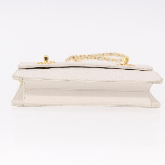 CHANEL Double Turn Lock Matelasse Chain Bag Lamb Skin White CC Auth 190079SAV