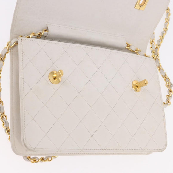 CHANEL Double Turn Lock Matelasse Chain Bag Lamb Skin White CC Auth 190079SAV