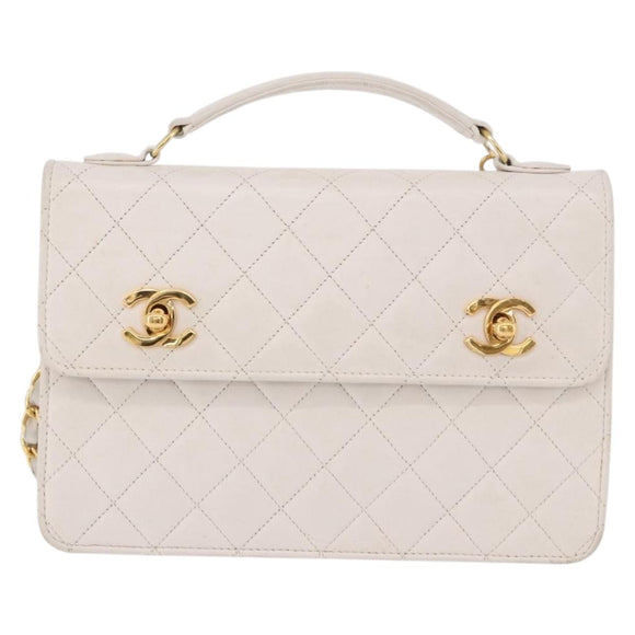 CHANEL Double Turn Lock Matelasse Chain Bag Lamb Skin White CC Auth 190079SAV