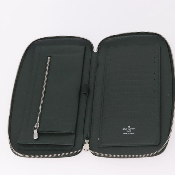 LOUIS VUITTON Taiga Organizer Atholl Travel Case Epicea M30654 LV Auth 191333A