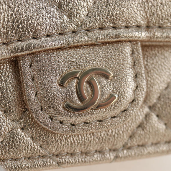 CHANEL Matelasse AirPods Pro Case Set Pouch Leather Gold CC Auth 191648SM