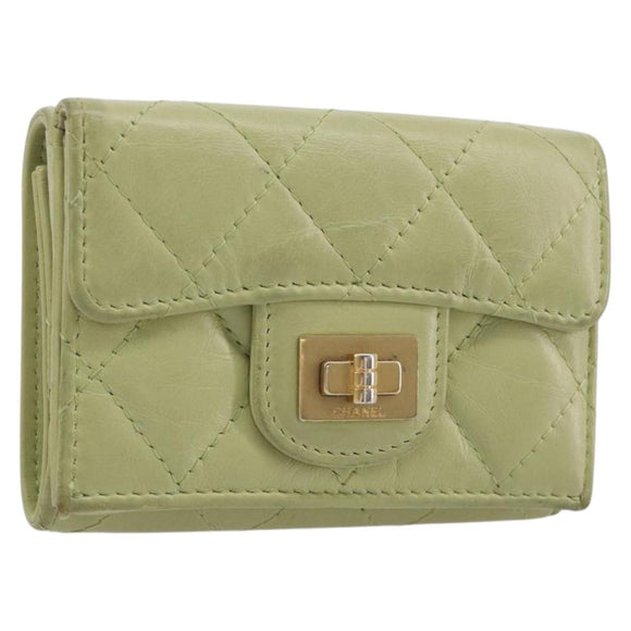 CHANEL Matelasse 2.55 Wallet Lamb Skin Green Gold CC Auth 193593A