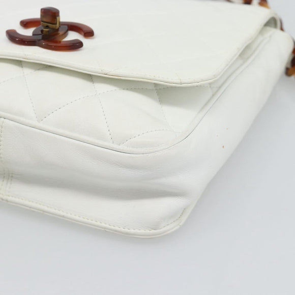 CHANEL Matelasse Chain Shoulder Bag Lamb Skin White CC Auth 194671V