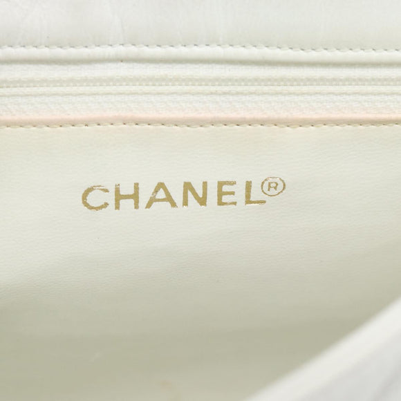 CHANEL Matelasse Chain Shoulder Bag Lamb Skin White CC Auth 194671V