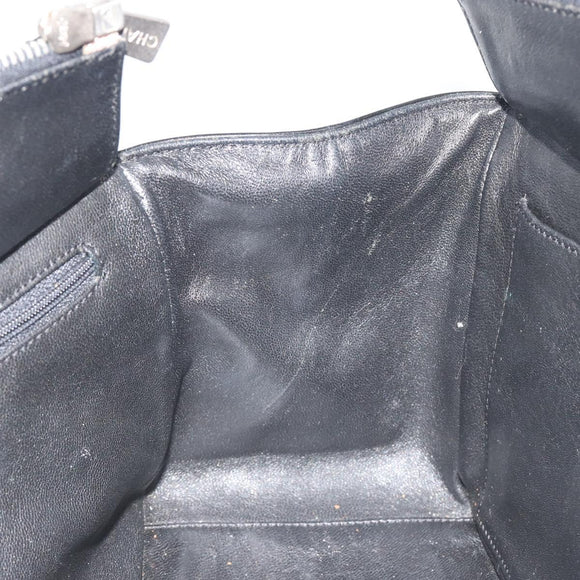 CHANEL Matelasse Chain Shoulder Bag Patent Leather Black Silver CC Auth 195001