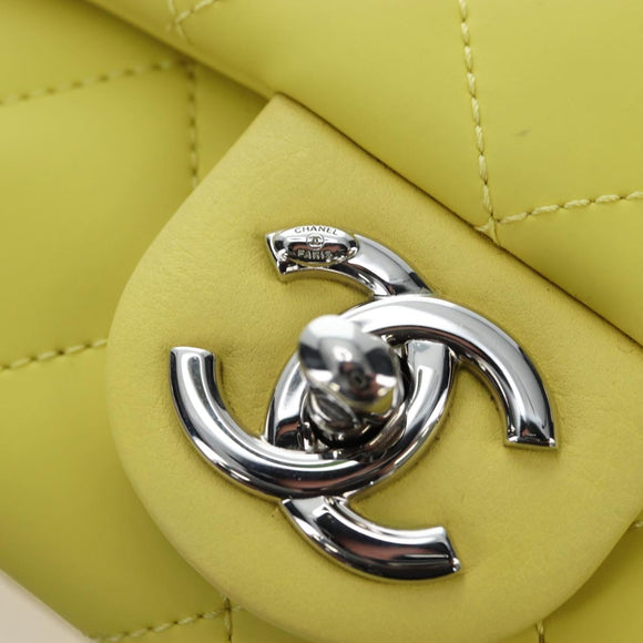 CHANEL Matelasse 20 Chain Shoulder Bag Leather Yellow Silver CC Auth 195108M