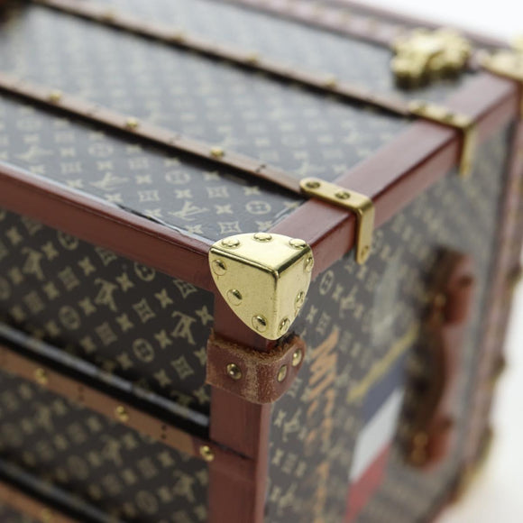 LOUIS VUITTON Miss France Paper Weight Brown M99408 LV Auth 195111V