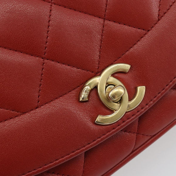 CHANEL Matelasse Chain Shoulder Bag Lamb Skin Red Gold Tone CC Auth 195253SM