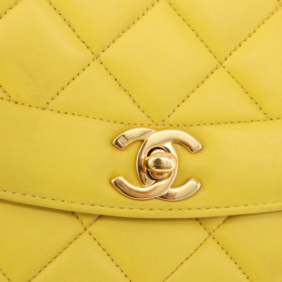 CHANEL Matelasse Chain Shoulder Bag Lamb Skin Yellow Gold Tone CC Auth 195325V
