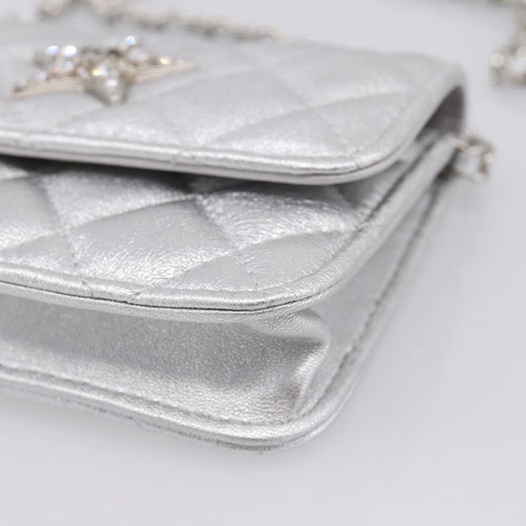 CHANEL Chain Shoulder Pouch Matelasse Leather Silver CC Auth 195507M