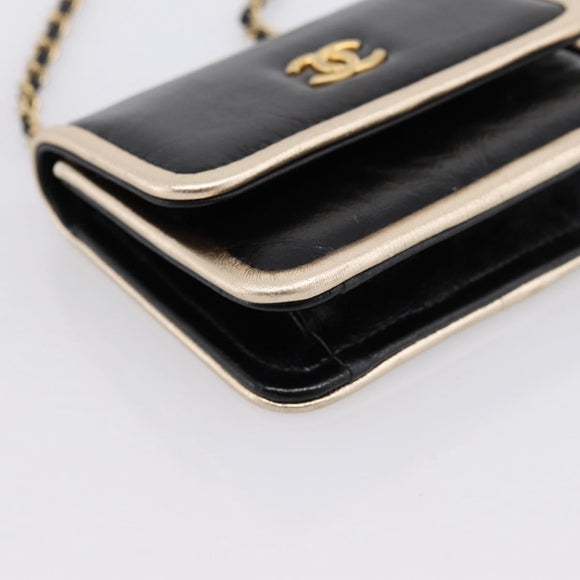CHANEL Chain Shoulder Pouch Matelasse Leather Black Gold CC Auth 195532M