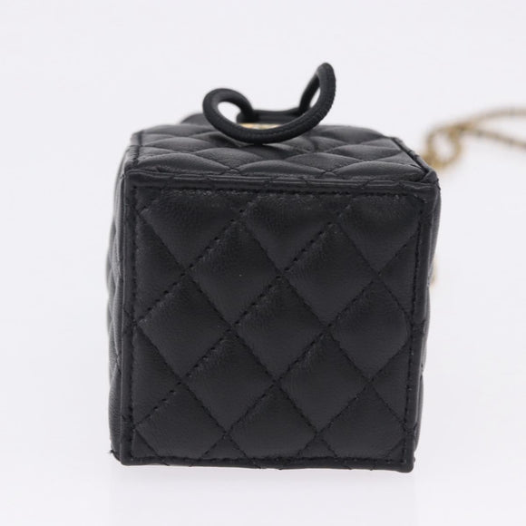 CHANEL Matelasse Chain Shoulder Bag Lamb Skin Black Gold Tone CC Auth 196108SAM