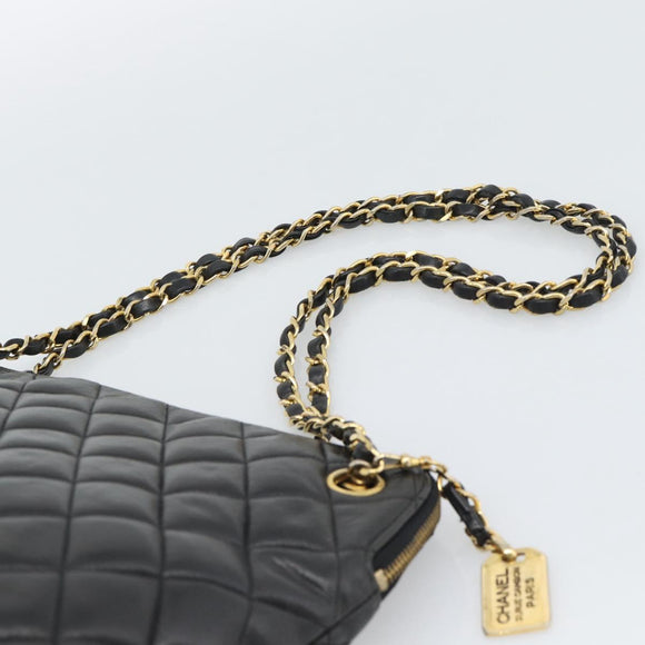 CHANEL Matelasse Chain Shoulder Bag Lamb Skin Black Gold Tone CC Auth 196177