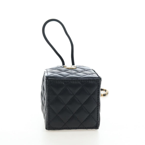 CHANEL Matelasse Chain Shoulder Pouch Lamb Skin Black Gold Tone CC Auth 196221M