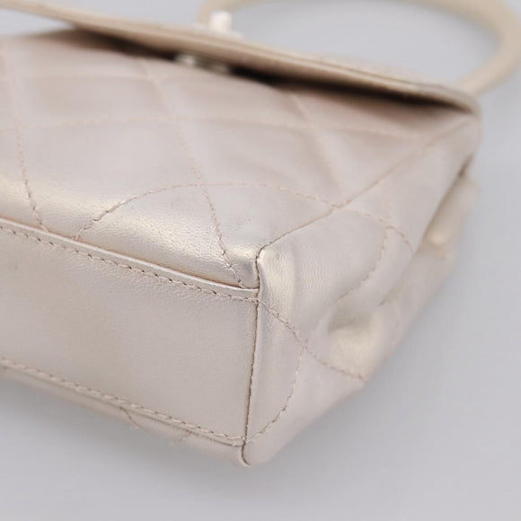 CHANEL Matelasse Hand Bag Leather White CC Auth 196360M
