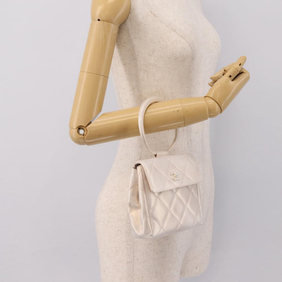 CHANEL Matelasse Hand Bag Leather White CC Auth 196360M