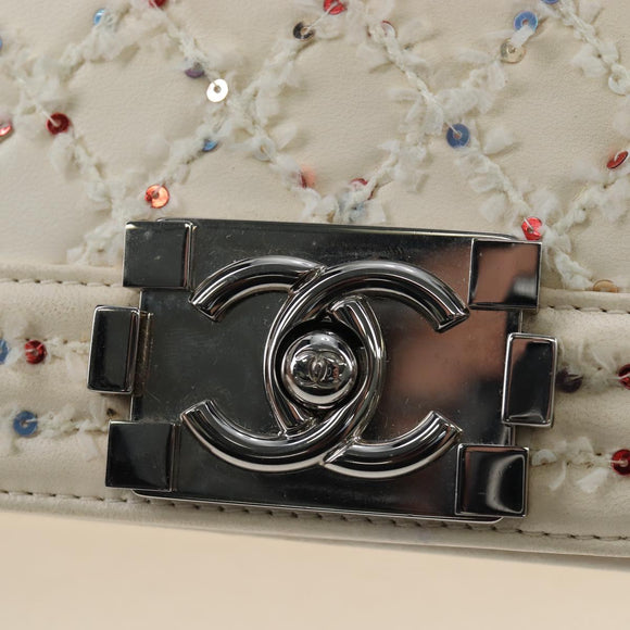 CHANEL Matelasse Boy Chanel Chain Bag Leather White Silver CC Auth 196378M