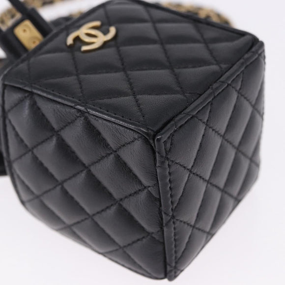 CHANEL Matelasse Chain Shoulder Pouch Lamb Skin Black Gold Tone CC Auth 196469M