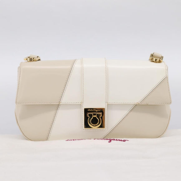 Salvatore Ferragamo Gancini Shoulder Bag Leather Light Beige Gold Auth 196789A