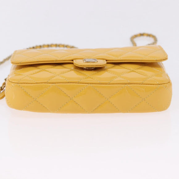 CHANEL COCO Mark Chain Shoulder Bag Patent leather Yellow Gold CC Auth 196819SAM