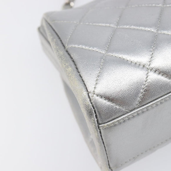 CHANEL Chain Shoulder Pouch Matelasse Leather Silver CC Auth 197202A