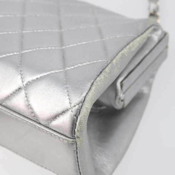 CHANEL Chain Shoulder Pouch Matelasse Leather Silver CC Auth 197202A
