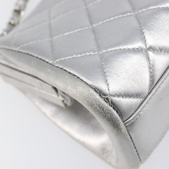 CHANEL Chain Shoulder Pouch Matelasse Leather Silver CC Auth 197202A