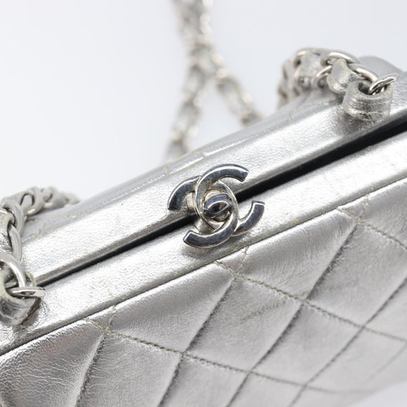 CHANEL Chain Shoulder Pouch Matelasse Leather Silver CC Auth 197202A