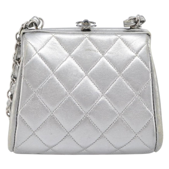 CHANEL Chain Shoulder Pouch Matelasse Leather Silver CC Auth 197202A