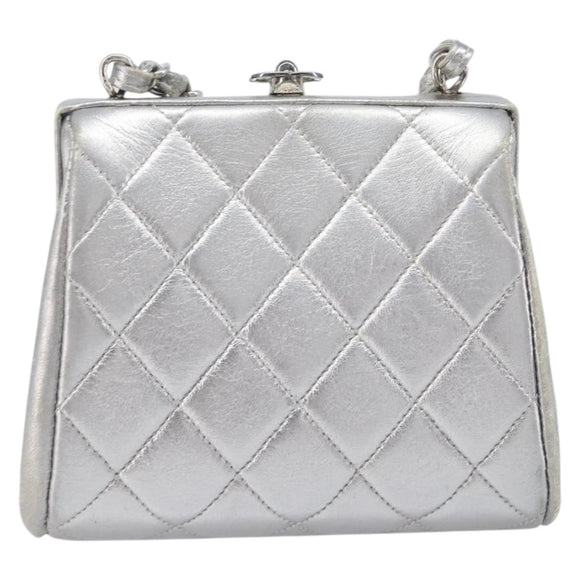 CHANEL Chain Shoulder Pouch Matelasse Leather Silver CC Auth 197202A
