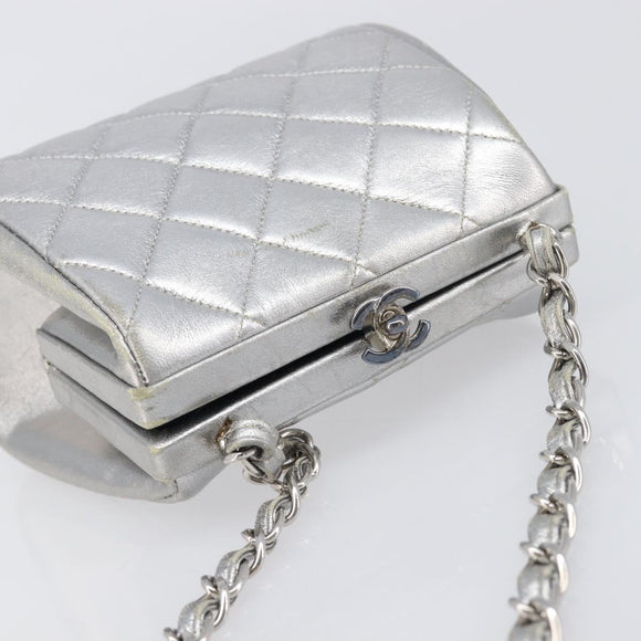 CHANEL Chain Shoulder Pouch Matelasse Leather Silver CC Auth 197202A