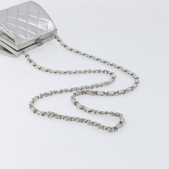 CHANEL Chain Shoulder Pouch Matelasse Leather Silver CC Auth 197202A