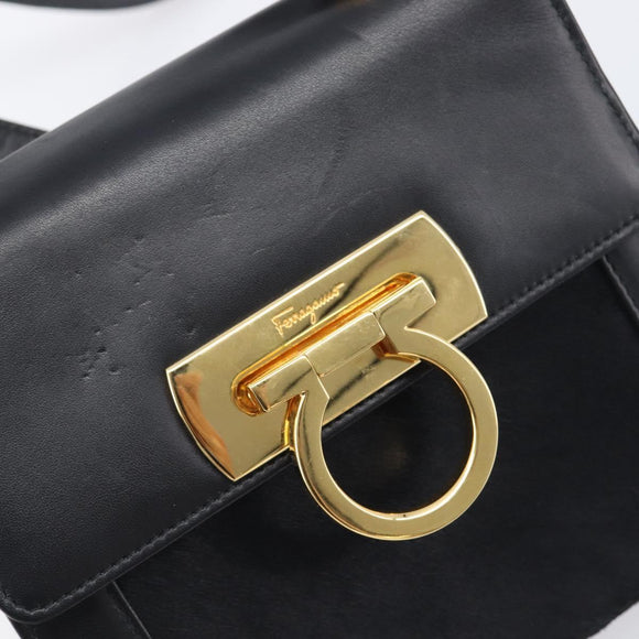 Salvatore Ferragamo Gancini Shoulder Bag Harako leather Black Gold Auth 197468A